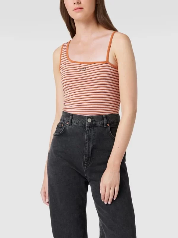 Levi’s® Crop Top Im One-Shoulder-Design – Rostrot 5