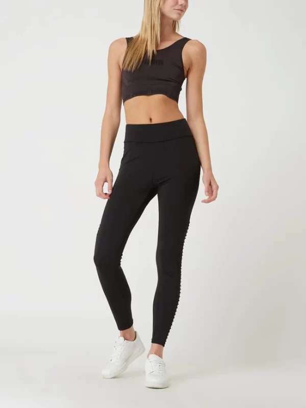 PUMA PERFORMANCE Tight Fit Crop Top Mit Stretch-Anteil – Schwarz 1