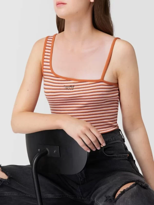 Levi’s® Crop Top Im One-Shoulder-Design – Rostrot 4