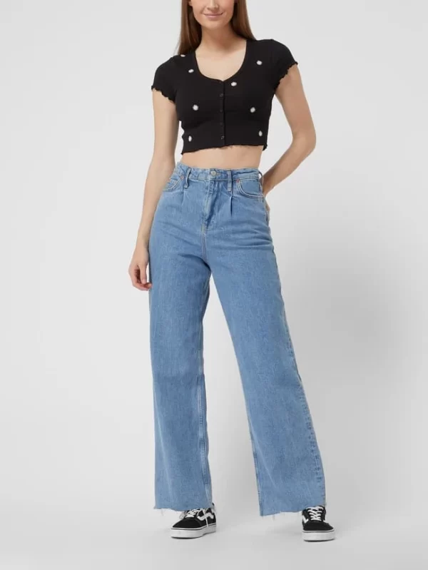 Only Crop Shirt Mit Floralem Muster Modell ‘Daisy’ – Schwarz 1