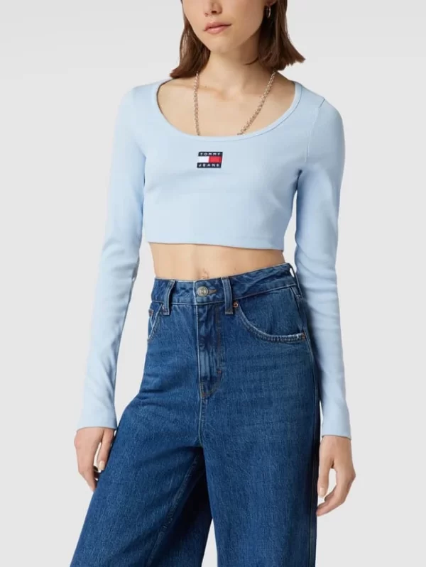 Tommy Jeans Cropped Longsleeve Mit Label-Patch Modell ‘CROP RIB CENTER BADGE’ – Hellblau 5