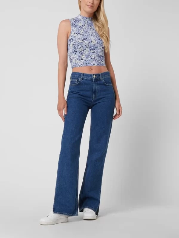 EDITED Crop Top Mit Floralem Muster Modell ‘Kaori’ – Bleu 1